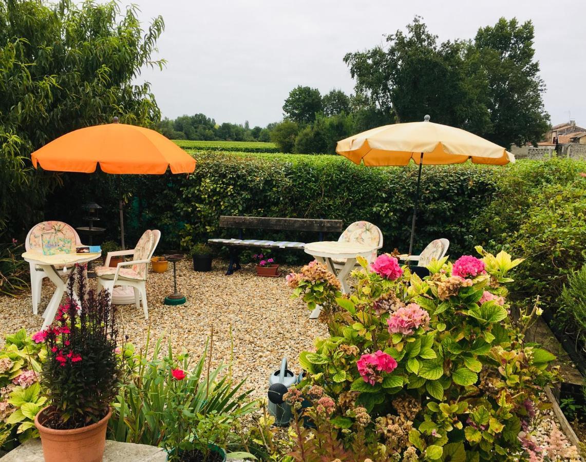 Scott Vacances Chambres D'Hotes Gondeville Jarnac Esterno foto